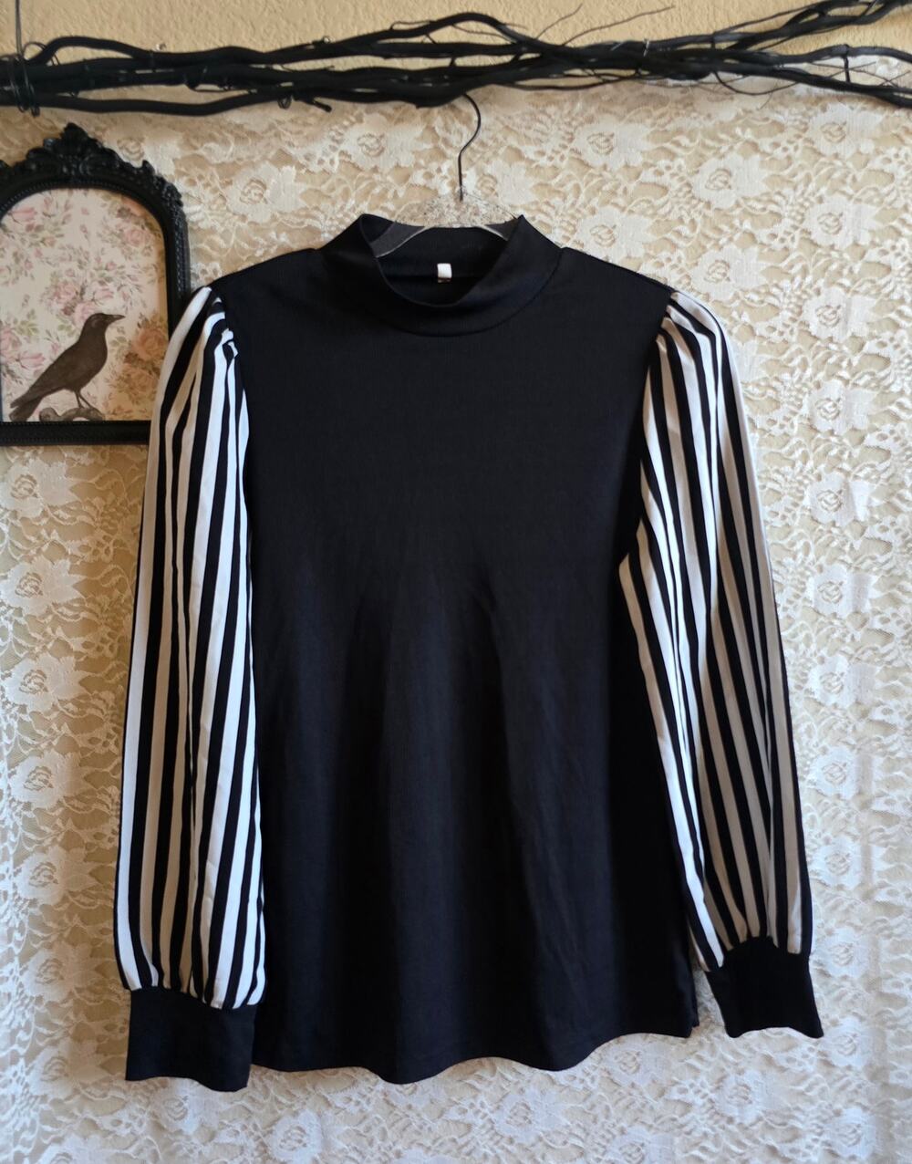 Dark Academia - BeetleJuiceAesthetic - Long Lantern Sleeve Top - Mock Neck